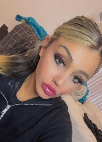 Lily, 23 Caucasian/White female escort, Sudbury